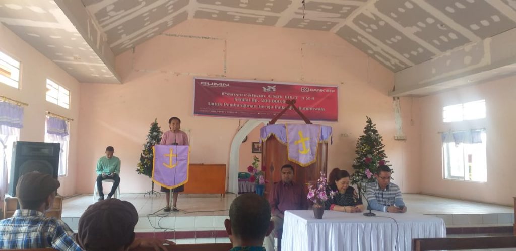 BRI Salurkan CSR untuk Pembangunan Gereja Padangtia Batunirwala-Alor
