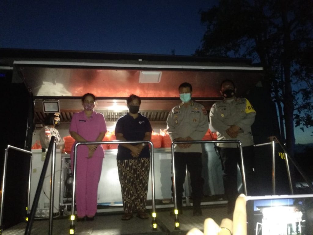 Tanggap Bencana, Polresta Kupang Bantu 172 Korban di Pengungsian