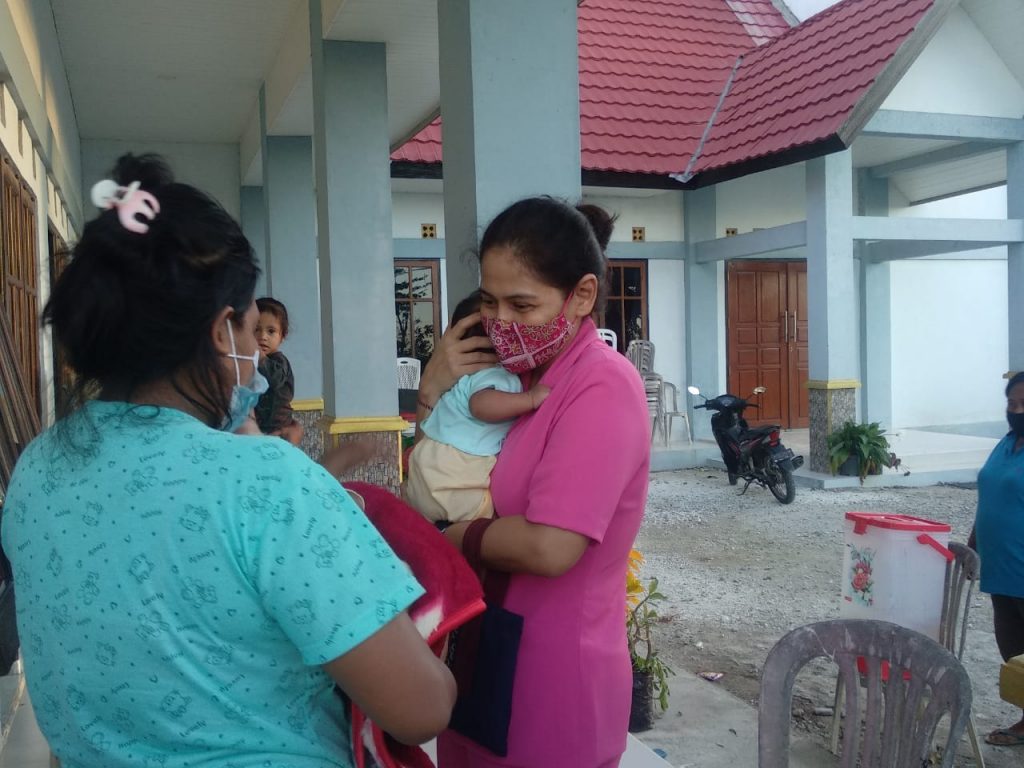 Tanggap Bencana, Polresta Kupang Bantu 172 Korban di Pengungsian