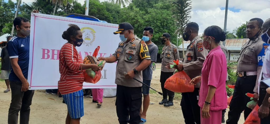 Polres Malaka Salurkan Bantuan kepada 344 Warga Korban Banjir