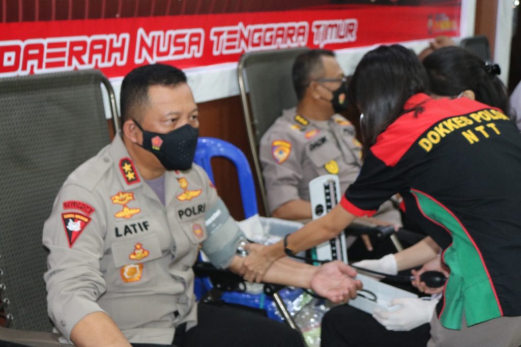 Sambut HUT Polri, Polda NTT dan Bhayangkari Sumbang 88 Kantong Darah