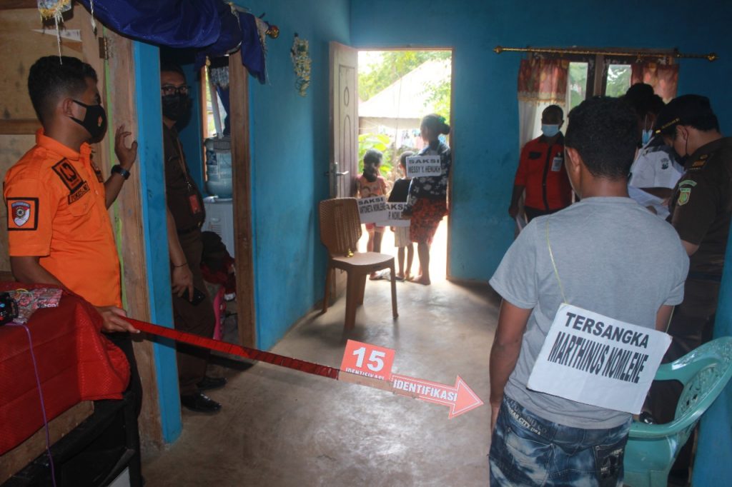 Rekonstruksi Pembunuhan di Rote Ndao, Tersangka Peragakan Belasan Adegan, Korban Nodai Istri Pelaku