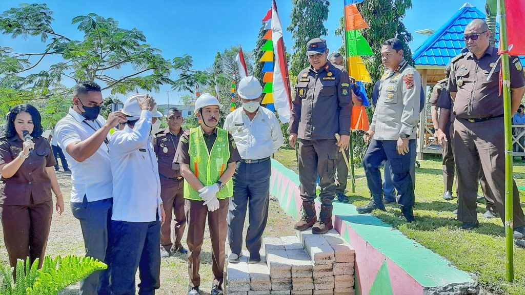 Kajati NTT Letakkan Batu Pertama Pembangunan Pagar Kejari Kabupaten Kupang