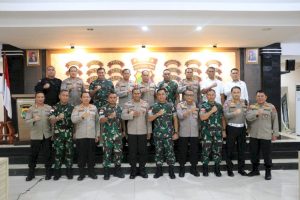 Perkuat Sinergitas TNI-Polri, Kapolda NTT Sambut Hangat Silaturahmi Dandrem 161 WS Kupang