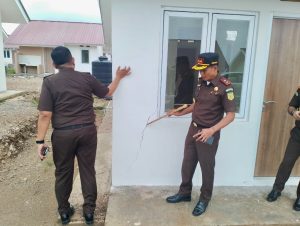 Kajati NTT Tinjau Proyek 2.100 Unit Rumah Pejuang Eks Timor-Timor, Temukan Indikasi Ketidaksesuaian Mutu