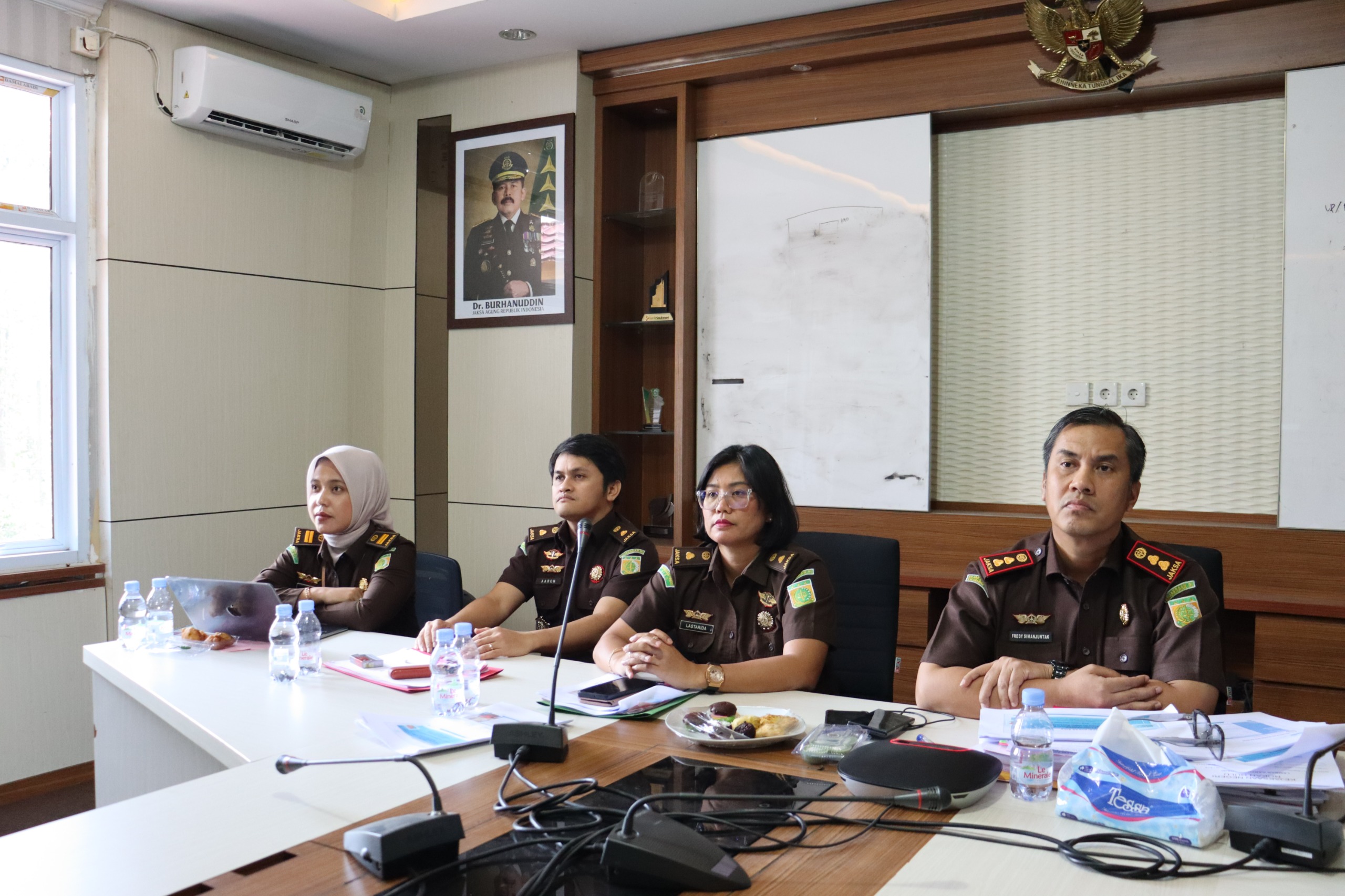 Kejari Rokan Hulu Sukses Ajukan Penghentian Penuntutan Dua Perkara Lewat Restorative Justice, Disetujui Jampidum Kejagung